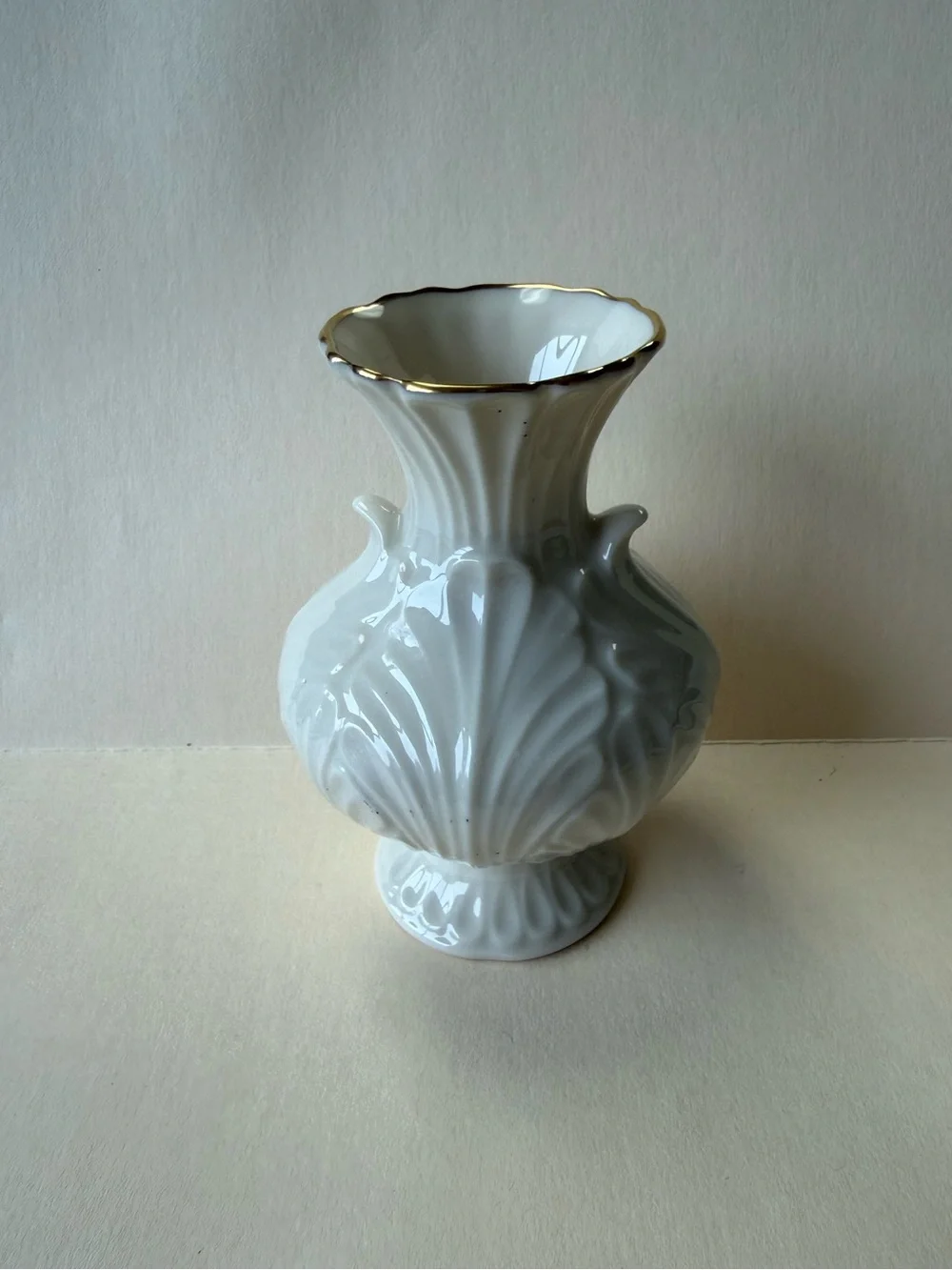 Vintage Lenox 24K Gold Trim Elfin Collector Leaf Pattern USA Bud Vase.